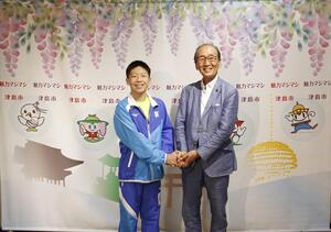 大野さんと市長の写真